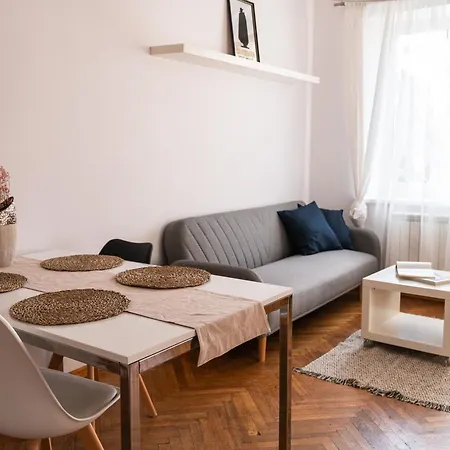 Saska 54 Apartment *